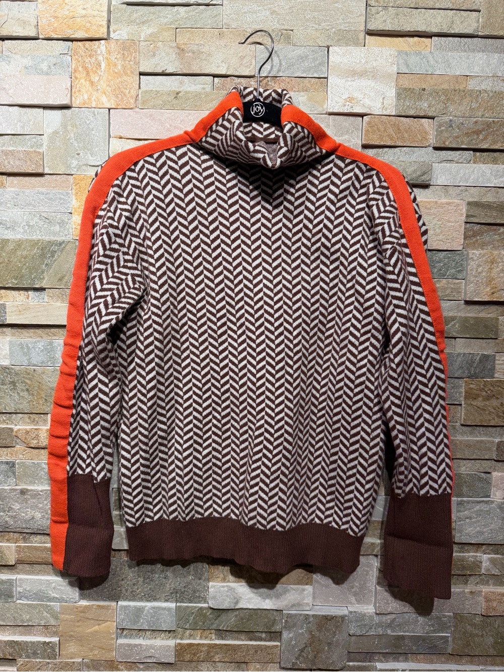 WOMEN'S KNIT TURTLENECK SWEATER WITH HERRINGBONE PATTERN AND STRIPE SLEEVES